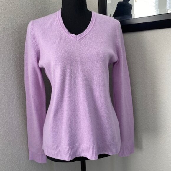 PECK & PECK Lilac Purple 100% Cashmere V-Neck Pullover Sweater Medium - Picture 1 of 10